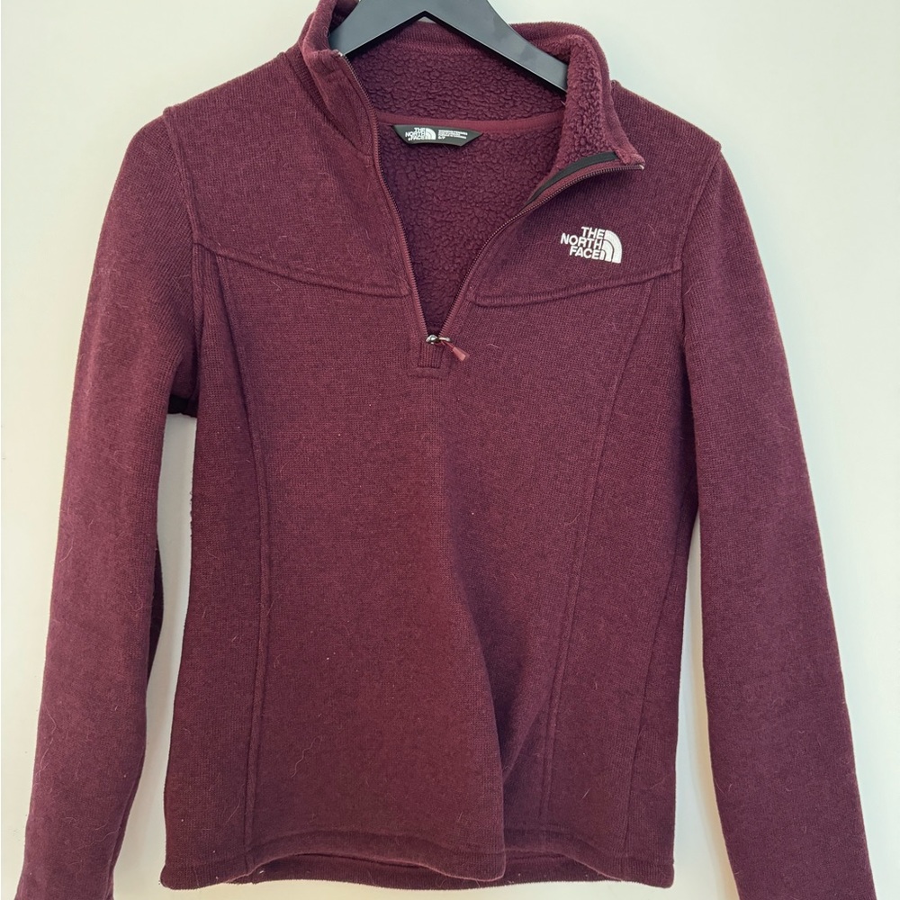The North Face Fleece 1/4 Zip Sweater in Burgundy/Maroon